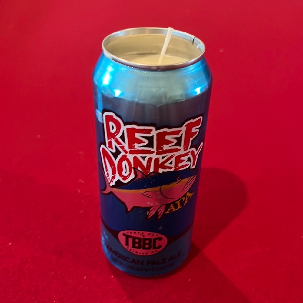 Soy beer can candle